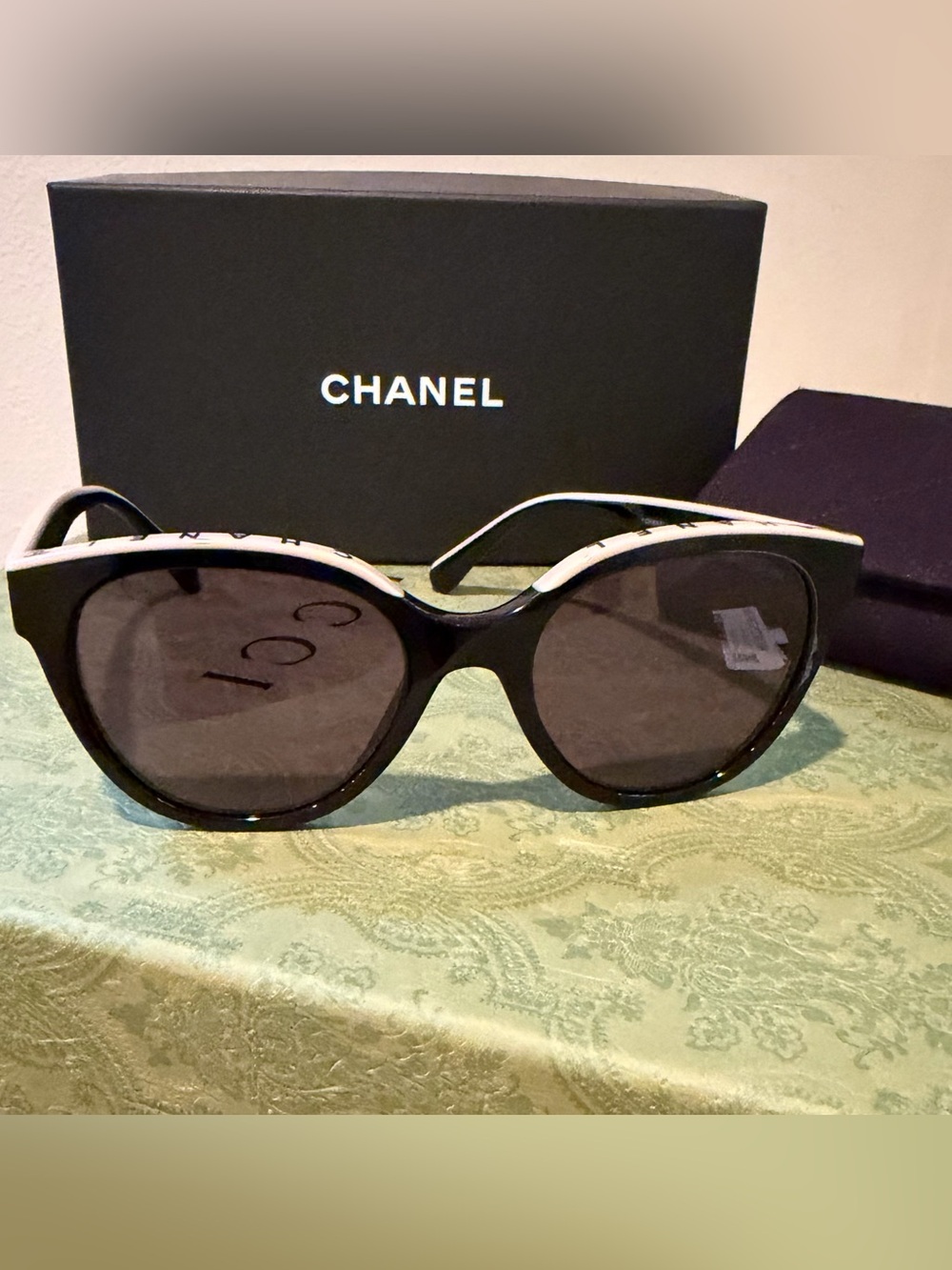 CHANEL Sunglasses